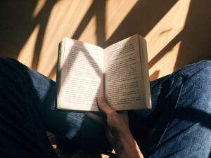 Reading for pleasure is linked to better mental well-being and brain health